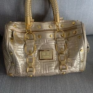 CLEARANCE GOLD NY FASHION BAG. VIEW VIDEO Medium